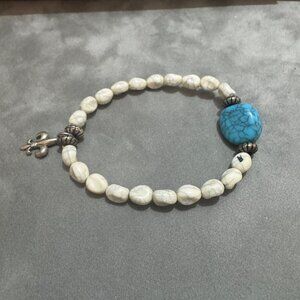 Natural White & Turquoise Howlite Beaded Stretch Bracelet Fleur De Lis Charm
